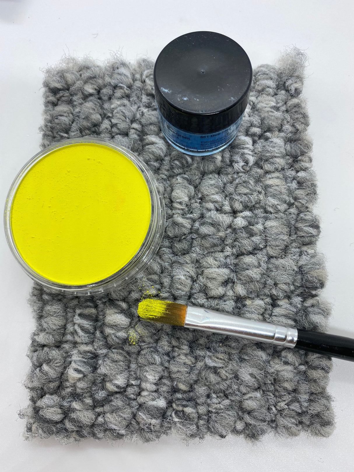 Brush cleaner carpet  for pan pastels and mica powder